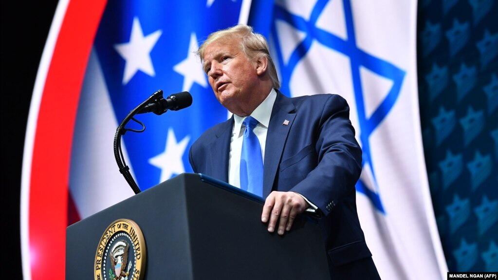 رئیس‌جمهوری آمریکا در جریان سخنرانی در نشست ملی «شورای اسرائیلی آمریکایی‌» حکومت ایران را «دیکتاتوری ستمگر» توصیف کرده است
