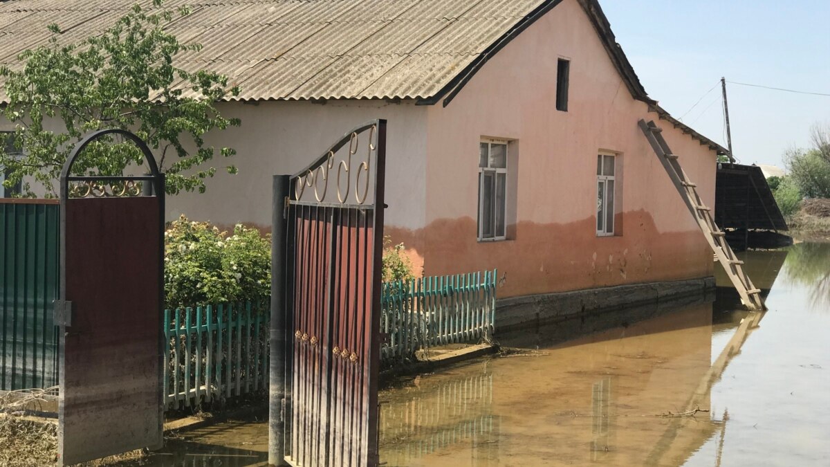 В Мактааральском районе выплаты компенсаций начали для некоторых  пострадавших от наводнения