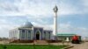 Türkmenistanda namaz okaýan we il içinde dini agzaýan adamlar soraga çekilýär