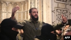 Liderul rebelilor sirieni, Abu Mohammed al-Jolani, fost membru Al-Qaeda, spune că ar putea finaliza formarea unui nou guvern în câteva zile.