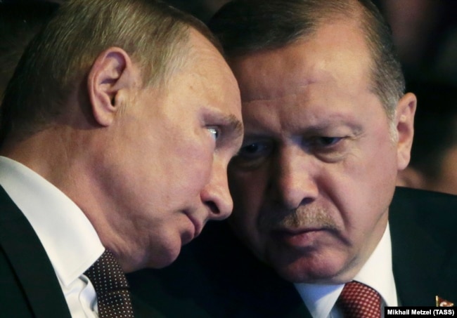 Президент РФ Владимир Путин и президент Турции Реджеп Эрдоган (слева направо), 2016 год
