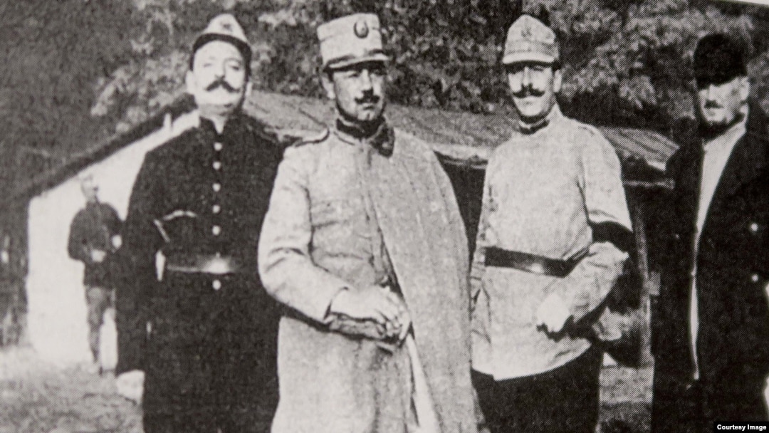 Pictorul Solomon Sanielevieci și militari evrei din armata română în Primul Răzaboi Mondial (Foto: C.R.E.J.H., prin bunăvoința profesorului Carol Iancu)