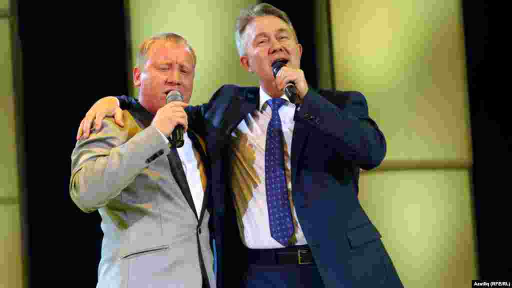 Җырчы Илназ Баһ һәм артист, кинорежиссер Рамил Төхвәтуллин