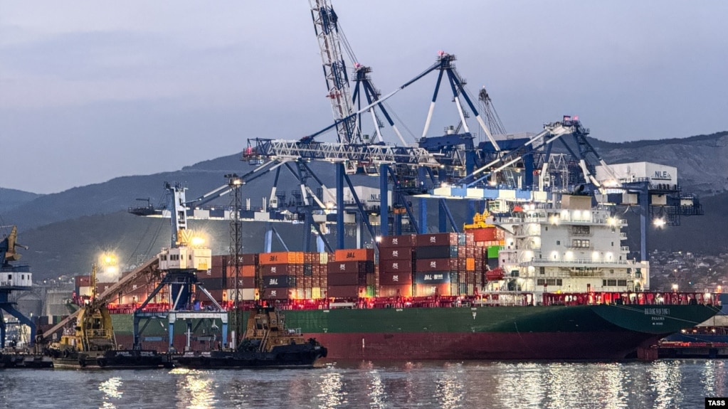 Изглед към морското пристанище на Новоросийск, октомври 2024 г.