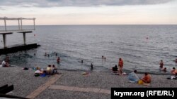 Туристы в Крыму. Иллюстрационное фото