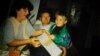 Alen Muhić iz djetinstva sa roditeljima Advijom i Muharemom u Goraždu 1996. godine: "Odrastao sam u porodici koja mi je ponudila ljubav i topao dom."