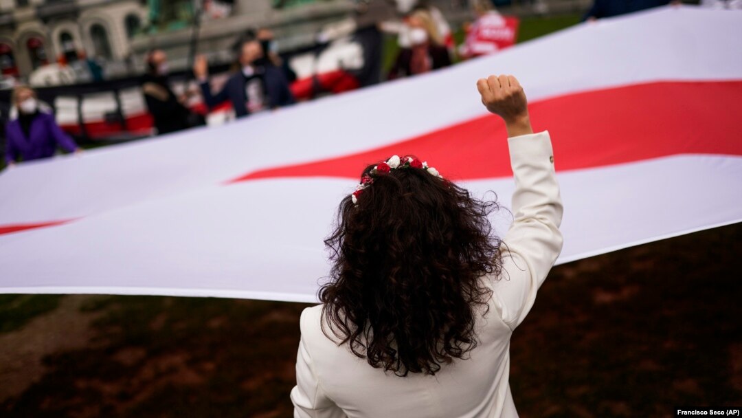 
Protest al susținătorilor opoziției din Belarus, Bruxelles, martie 2021.