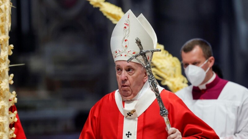 Папата повика луѓето да не губат надеж за време на пандемијата