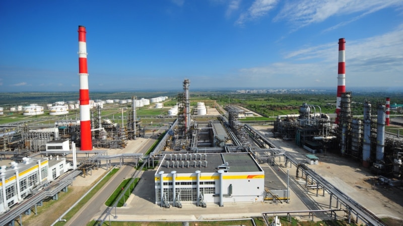 Українське командування підтвердило удари по двох НПЗ у Самарській області Росії