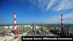 Сизранський нафтопереробний завод, архівне фото 