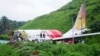 Место крушения Boeing 787 Dreamliner авиакомпании Air India в Ахмадабаде