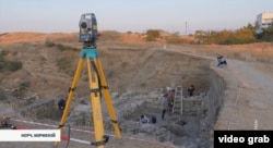 Археологические раскопки древнего городища Мирмекий. Скриншот из видео