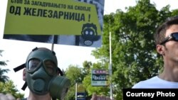 Архивска фотографија: Протест против загадувањето на воздухот од Железарница во Скопје.