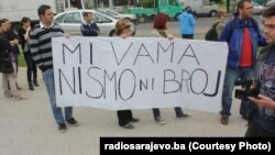 Protest građana ispred zgrade institucija BiH zbog JMBG