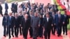 Kineski predsjednik Xi Jinping i strani lideri, uključujući ruskog predsjednika Vladimira Putina i sjevernokorejskog lidera Kim Jong Una, hodaju do govornice na Trgu Tiananmen uoči ceremonije obilježavanja 80. godišnjice završetka Drugog svjetskog rata.