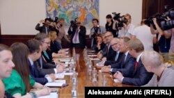 Donald Tusk i Aleksandar Vučić sa delegacijama, Beograd, 25. april