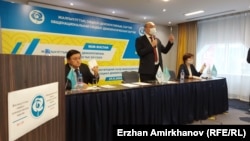 OSDP chairman Askhat Rakhimzhanov speaks at his party congress in November.
