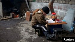 The education of some 200,000 children in eastern Ukraine has been severely affected by the ongoing conflict in the region, according to UNICEF. (file photo)