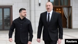 Əliyev Qəbələdə Zelenski ilə görüşüb