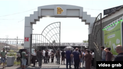 Armenia -Traders protest at the main entrance to the Arinj Mall market outside Yerevan, July 23, 2026.