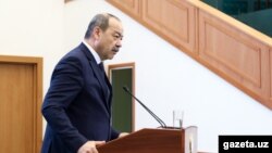 Бош вазир Абдулла Арипов 24 апрелда селектор йиғилиши ўтказди (Озодлик архивидан олинган сурат)