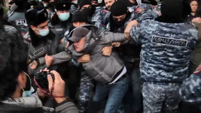 Protesters Demand Resignation Of Armenian PM Pashinian