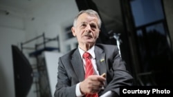 Qırımtatar halqınıñ lideri Mustafa Cemilev
