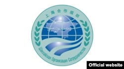 سازمان همکاری شانگهای در سال ۲۰۰۱ توسط چین، قزاقستان، قرغیزستان، روسیه، تاجیکستان و ازبیکستان تأسیس شد. هدف اولیه سازمان، همکاری‌های امنیتی و اقتصادی کشورهای عضو بود که بعدها به سایر حوزه‌ها نیز گسترش یافت. هند، پاکستان و ایران نیز به عنوان اعضای دائم به این سازمان پیوسته‌اند.
