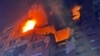 Пожар в жилищна сграда в Одеса след руската атака с дронове на 3 юли.