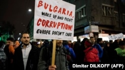 Protestatari bulgari care manifestă împotriva corupției la nivel înalt. 11 ianuarie 2018