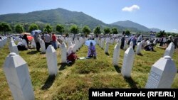 Sa komemoracije ukopa žrtava genocida u Srebrenici, 11. jul 2016.