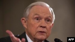 Senatorul Jeff Sessions la audierile din Congresul american în ianuarie