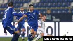 Reprezentativci Bosne i Hercegovine na utakmici protiv Italije u UEFA-inoj Ligi nacije na stadionu Grbavica, Sarajevo (18. novembar 2020.)