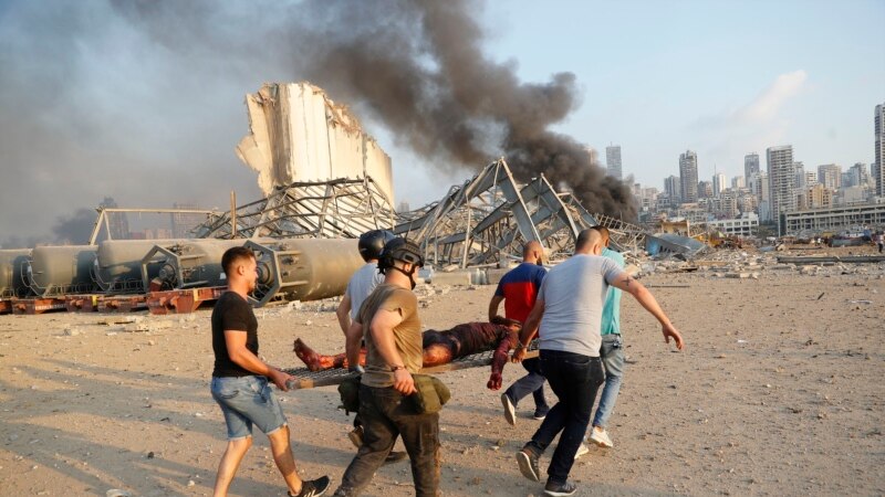 Најмалку 100 загинати во експлозијата во Бејрут