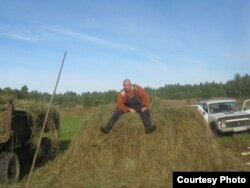 Олег Немцев в деревне