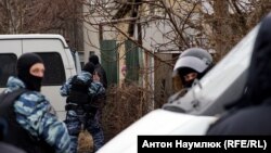 Кырымтатар активистларын тоткарлау (архив фотосы)