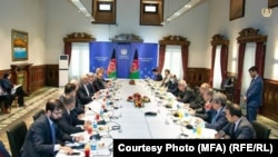 وزارت خارجه افغانستان برنامه امنیتی شش‌ماهه این کشور را برای نمایندگان ۳۵ کشور و سازمان بین‌المللی اعلام کرد. 
