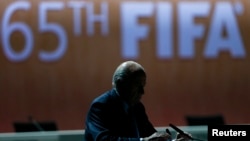 ФИФА президенті Йозеф Блаттер осы ұйымның 65-конргесінде мінбеде тұр. Швейцария, Цюрих, 29 мамыр 2015 жыл. 