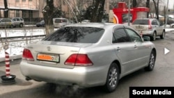 Toyota Crown с абхазскими номерами в Бишкеке.
