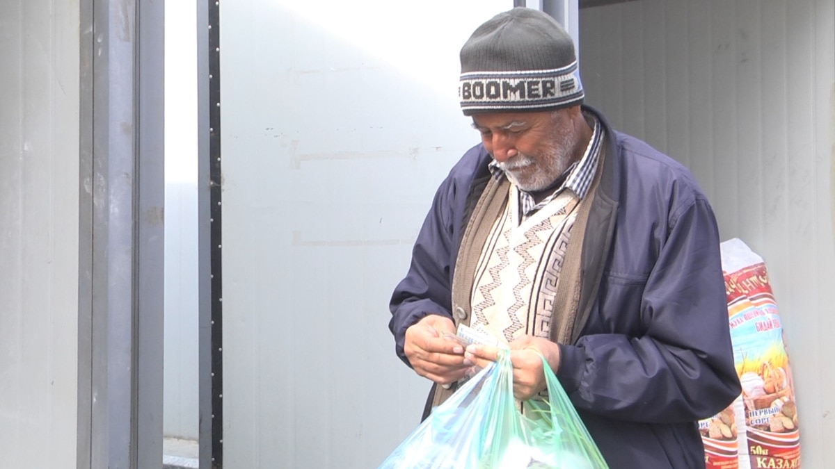 Many Tajiks Forced To Skip Meals As Poverty Deepens Survey Shows