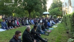 Молитва во Мустафа паша џамијата за Бајрам
