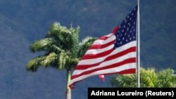 د امریکا بیرغ