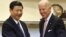 Președintele american, Joe Biden, și președintele chinez, Xi Jinping, după o întâlnire la Washington din februarie 2012, pe vremea când cei doi erau vicepreședinți