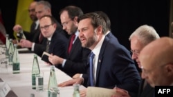 Delegația americană condusă de JD Vance la întâlnirea cu cea ucraineană, în marginea Conferinței de Securitate de la München, pe 14 februarie 2025