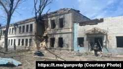 Последствия удара КАБ по Васильковке в Днепропетровской области, 9 июня 2026 года. Фотография Национальной полиции Украины