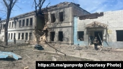 Наслідки удару КАБами по Васильківці Дніпропетровської області, 9 червня 2026 року. Фото ГУНП України в Дніпропетровській області 