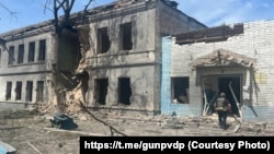 Наслідки удару КАБами по Васильківці Дніпропетровської області, 9 червня 2026 року. Фото ГУНП України в Дніпропетровській області 