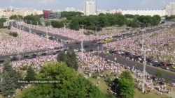 Во Минск, митинг на власта и антивладин протест