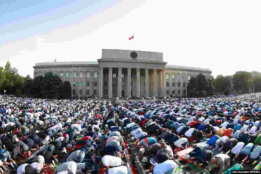 Ramadan namaz Bishkek Kyrgyzstan 29 July 2014 