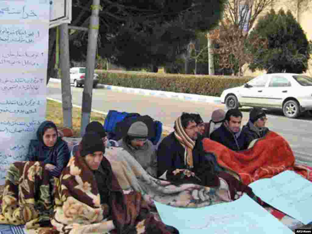 Iran -- Students hunger strike in Isfahan University against recent pressure on student movement, 29Dec2007